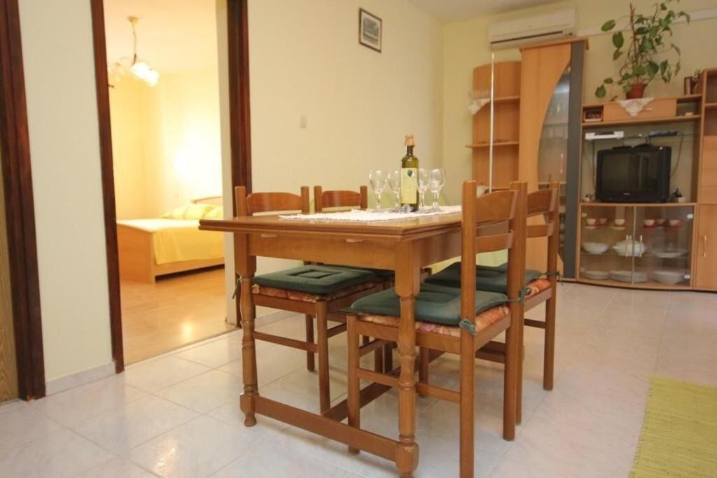 Apartments Zoki - Great Location Close To The Sea Vis Eksteriør bilde
