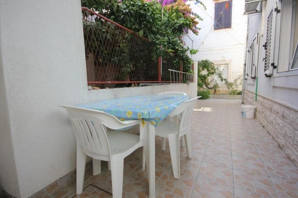 Apartments Zoki - Great Location Close To The Sea Vis Eksteriør bilde